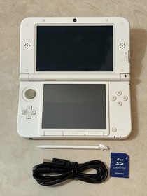 Nintendo 3DS XL LL White Handheld With Charger And Stylus Very Good