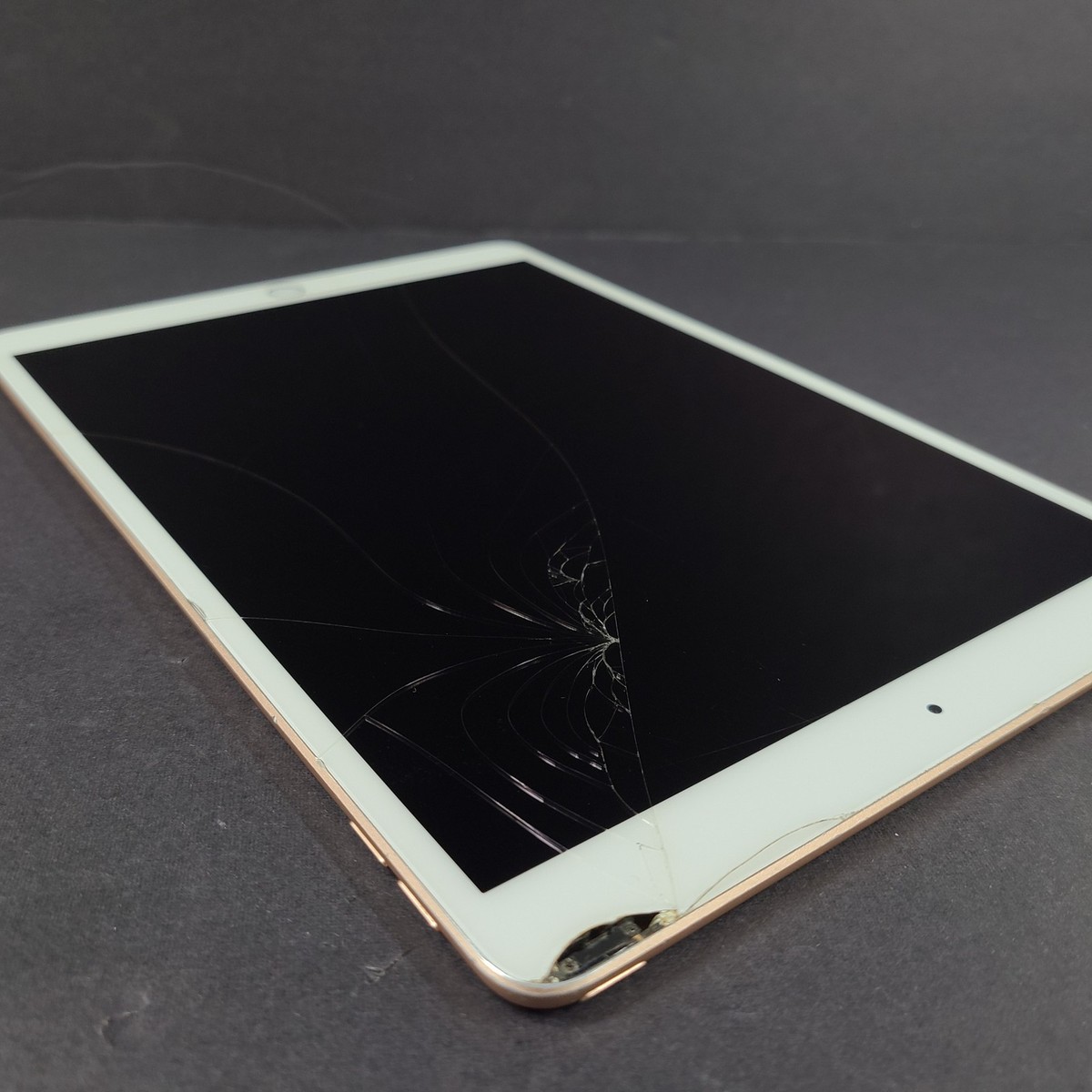 ⭐︎iPad Air 第3世代 64GB ゴールド A2152 ジャンク⭐︎ iPad Air Wi-Fiモデル 64GB - ゴールド （第3世代） [整備済製品