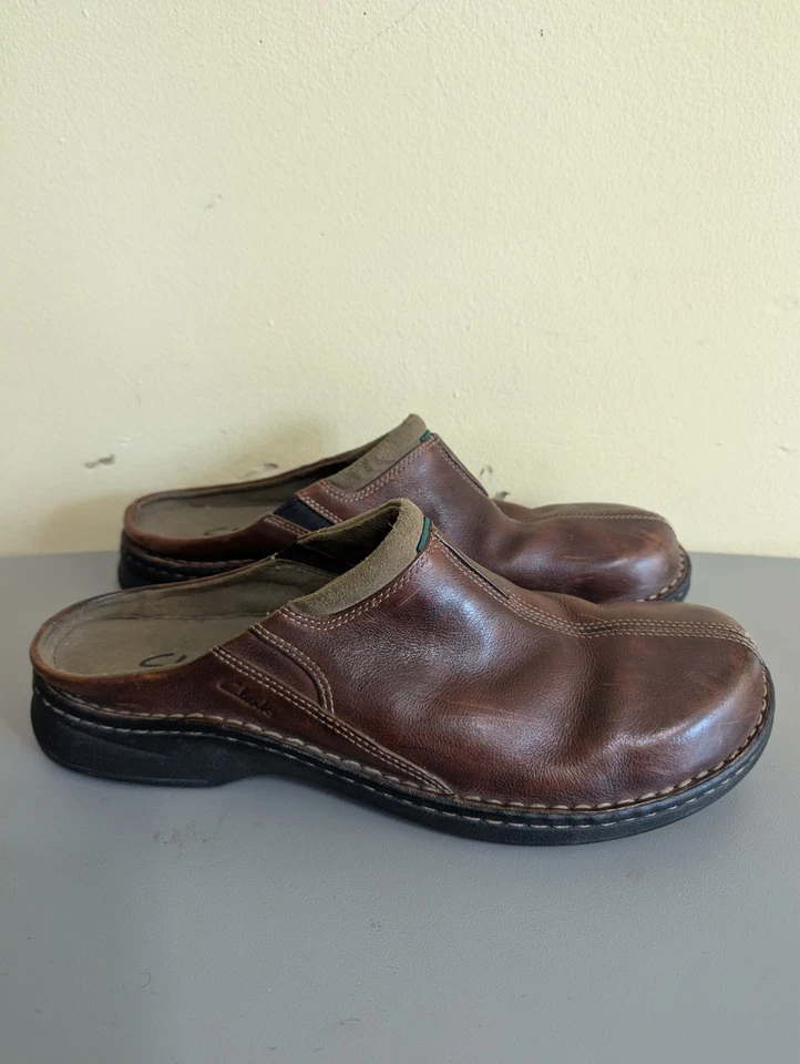 Mules de couro marrom Clarks feminino tamanho 10,5M, slip on. - Imagem 2 de 4