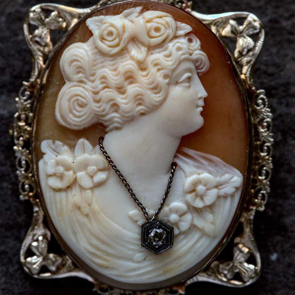Cameo Italiano 14K Gold 13x9mm Portrait Cameo & Diamond Pendant w/ Chain