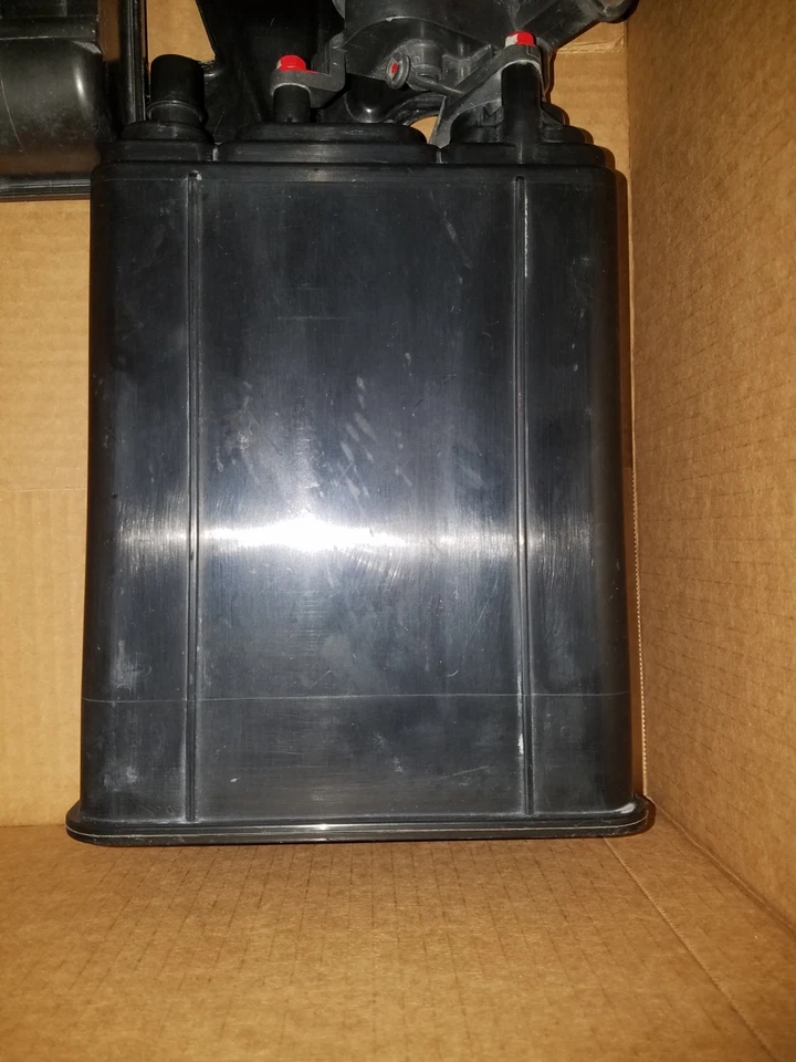 Toyota Highlander Lexus RX400h RX450h 2006 a 2015 bote de carbón de vapor de combustible Foto 4 de 4