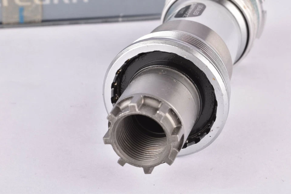 NOS/NIB Shimano Ultegra #BB-6500 Octalink Bottom Bracket in 118.5mm ITA thread - Bild 4 von 4