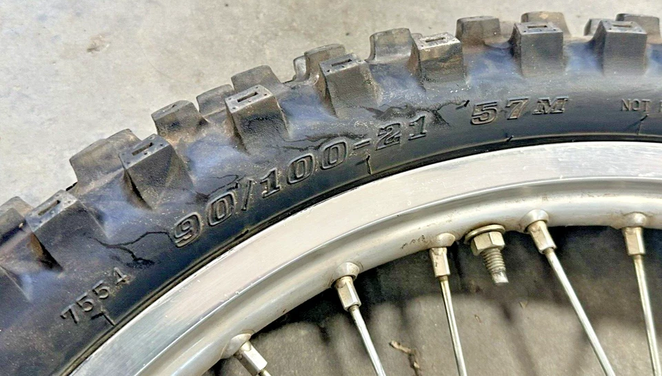 Rueda delantera cromada de 21 pulgadas OEM Yamaha WR450F WR450 Dirt Bike Stock Foto 3 de 4