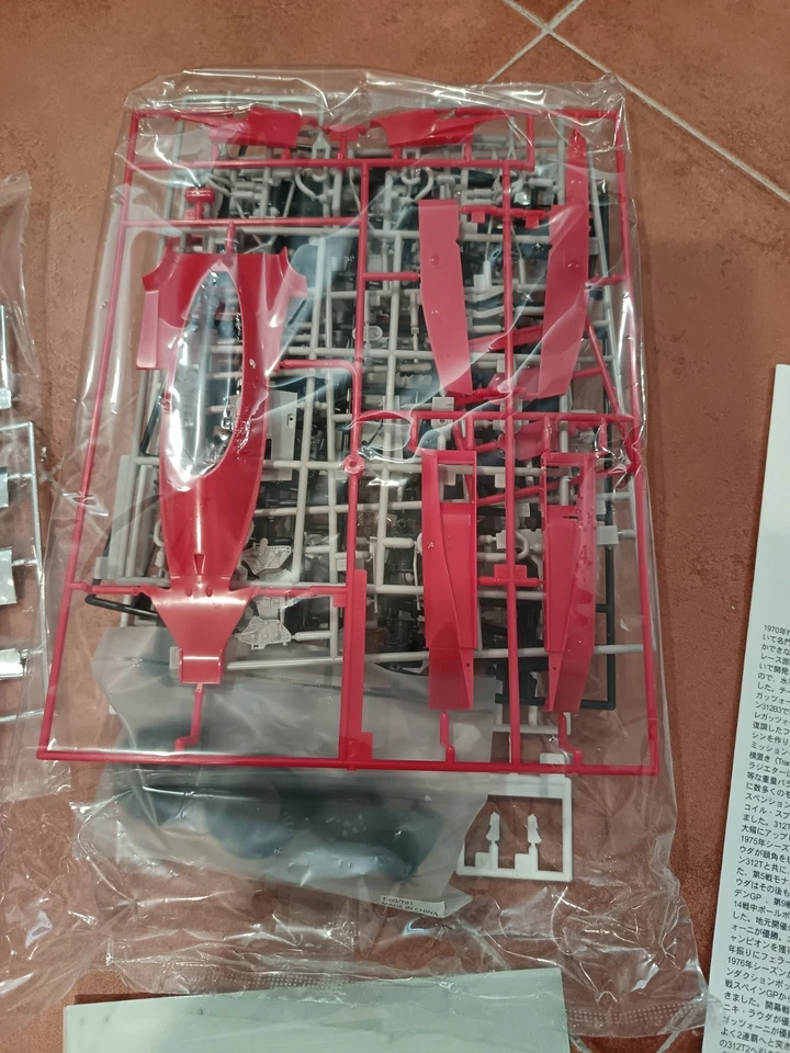 Ferrari 312T "1976 Brazil GP Winner" + Fotoincisioni - Hasegawa 1/20 - Immagine 4 di 4