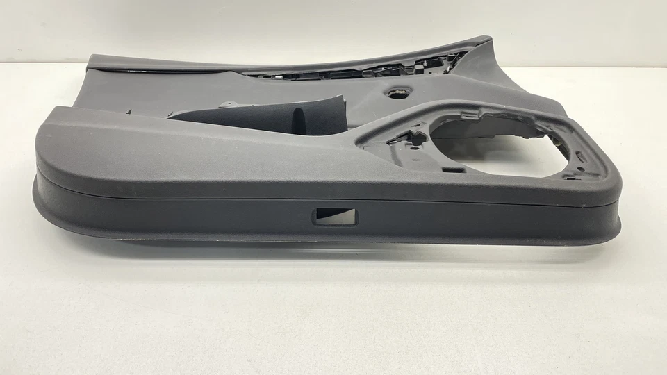 Cubierta del panel interior de la puerta delantera izquierda negra OEM #8W0867133 AUDI A4 2017-2020 Foto 2 de 4