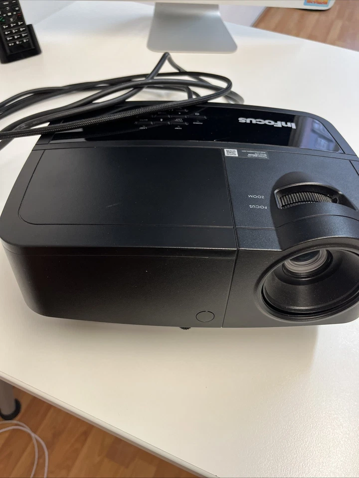 Beamer InFocus IN112x schwarz - Bild 2 von 3