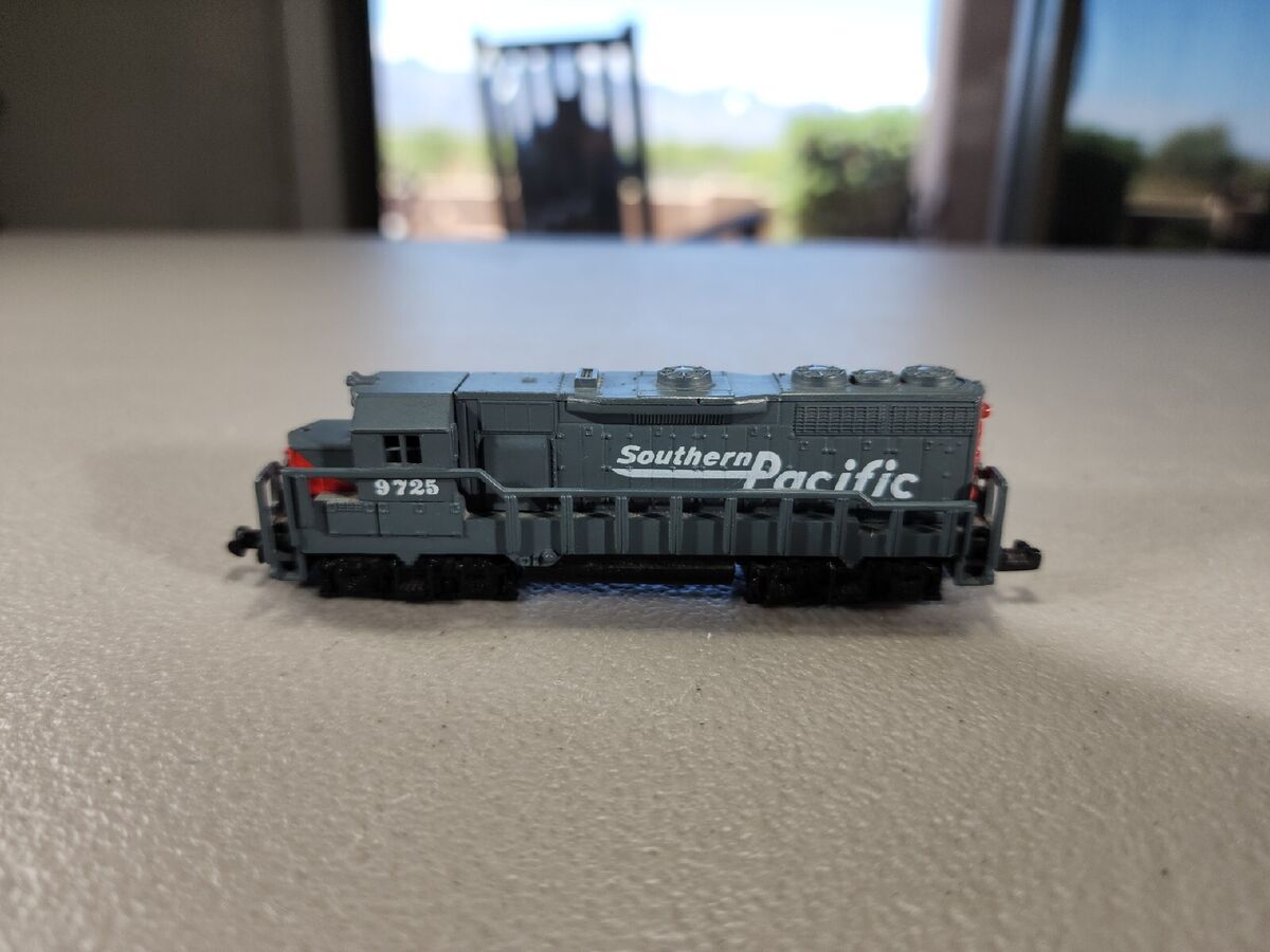 Vintage Southern Pacific Toy Train High Speed Locomotive Vintage Southern Pacific Toy Train High Speed Locomotive