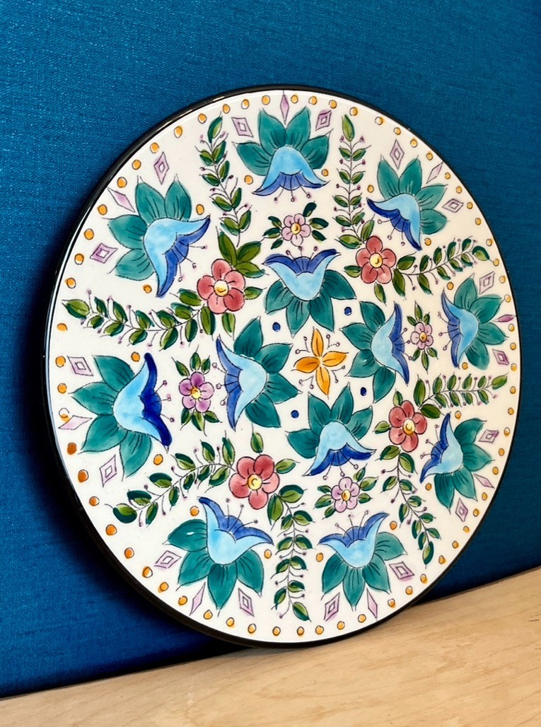 Pair Vintage Hand Painted Spanish Ceramica Casmi Wall Plates Floral Pottery 23cm image 6