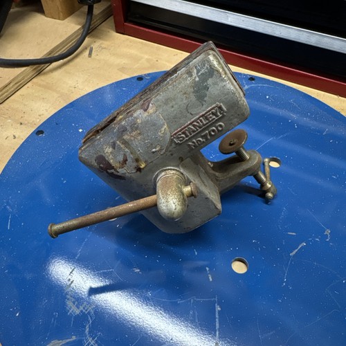 ORIGINAL Vintage Stanley No 700 Corner Vise