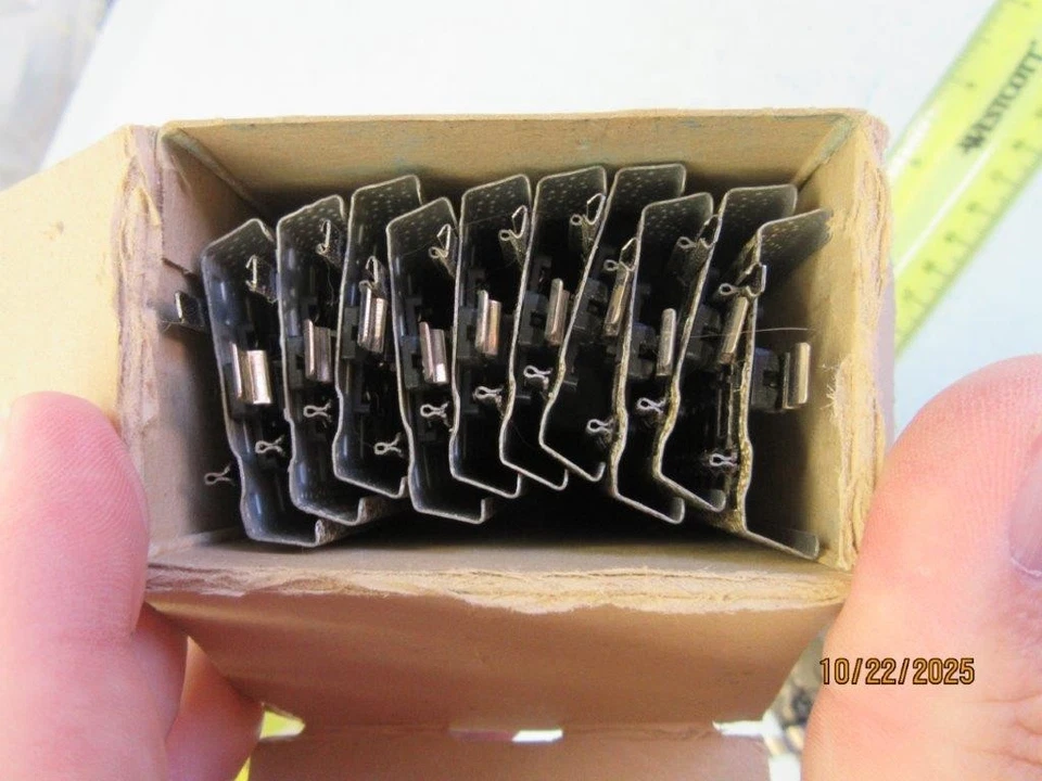 HO - Marklin 5100  M-Track Straight Stud-Contact Box of 10 - Boxed - Image 3 of 3