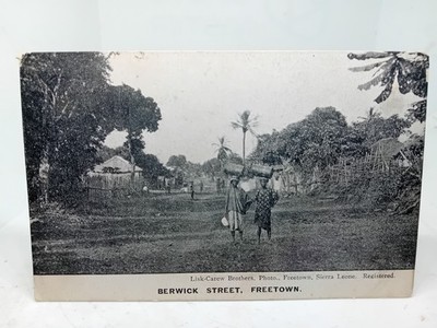 Junge Mädchen in Berwick Street Freetown Sierra Leone Afrika Vintage Postkarte um 1920