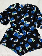 Romper Lila Rose Floral  Women’s Size 2 V-Neck Buttons Lined Elastic Drawstring