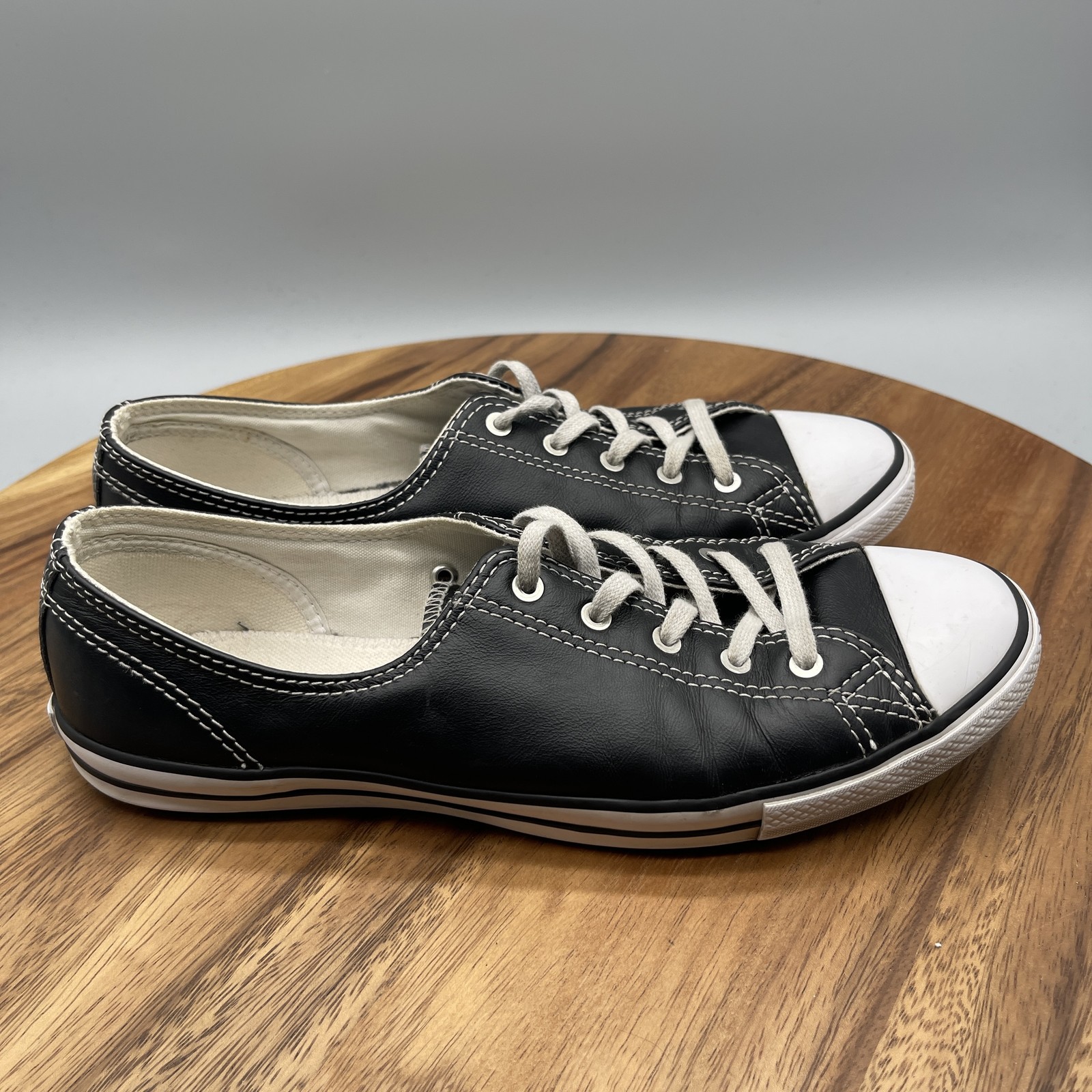 Converse All Star Shoes Womens Size 7.5 Black Leather Low Top Classic Sneakers Converse All Star Shoes Womens Size 7.5 Black Leather Low Top Classic Sneakers