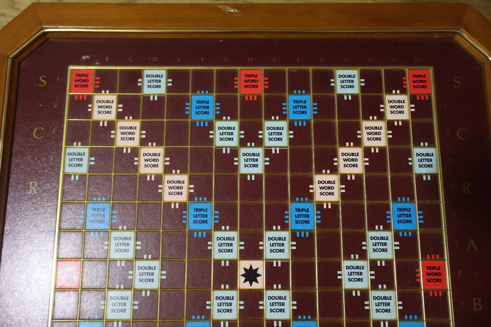 GENUINE FRANKLIN MINT SCRABBLE REVOLVING BOARD WITH STORAGE NO TILES OR RACKS - Image 2 of 4