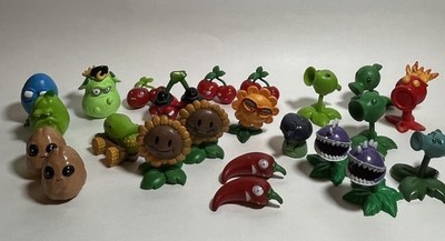 Plants vs. Zombies Mini Figure Set Mixed Lot Sunflower Peashooter Chomper