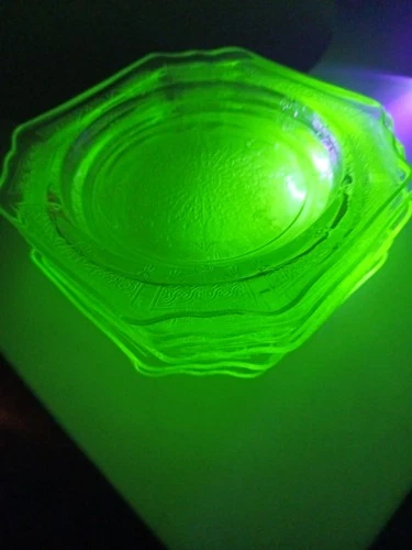 Vintage Anchor Hocking Princess Green Pattern Uranium Plates 5.75" Set 6