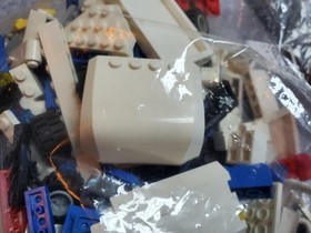 LEGO City: Mobile Police Unit (7288) Missing 1 Sticker, Otherwise Complete