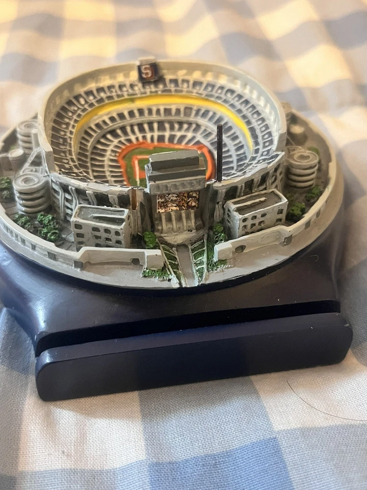 Réplica del estadio Qualcomm de los Padres de San Diego 1969-2003 MLB Pro Specialties sin bandera Foto 2 de 4