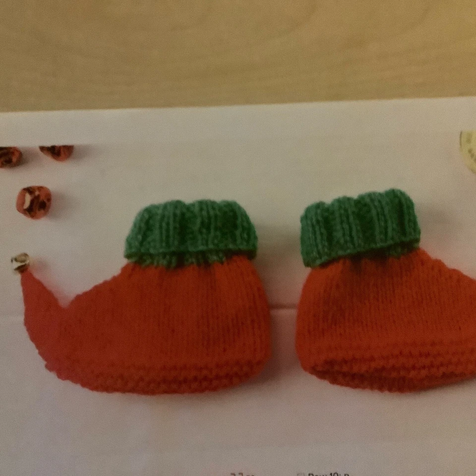 LITTLE ELF -Children’s Christmas 3 Piece Set- Knitting Pattern - By Zoe Halstead - Image 4 of 4