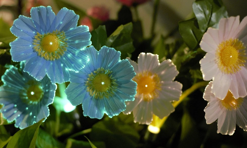 2PCS Solar Lights Outdoor Garden Daisy Flowers Decorative Stake Light - Image 2 of 4