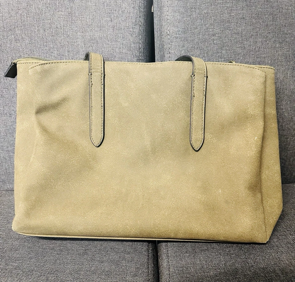 Bolso de Mano Grande Bueno Imitación Cuero Verde Oliva Excelente Estado Foto 3 de 4