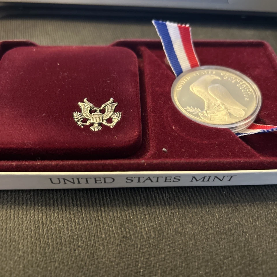 1984-S US Olympic Game Los Angeles Silver Dollar. Original Box CERT Pure silver  - Image 4 of 4