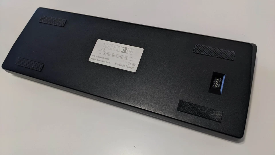 Teclado mecánico Vortex Pok3r aluminio 60 % con interruptores Cherry MX marrón Foto 2 de 3