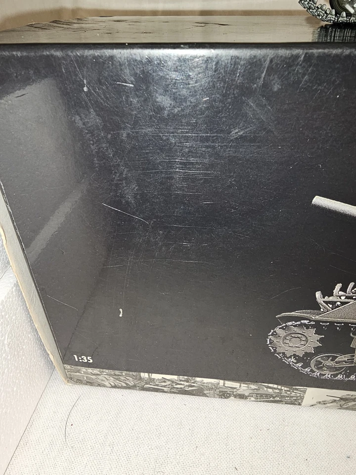 Minichamps Sherman M4A3 US Military WWII Tank Diecast 1:35 Danbury Mint RARE - Image 2 of 4