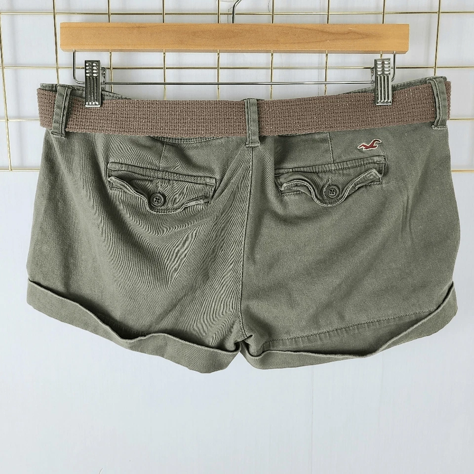 Hollister Mujer Micro Pantalones Cortos Medianos Y2K Vintage Cinturón con Puños Mezcla de Algodón-Leer Foto 2 de 4