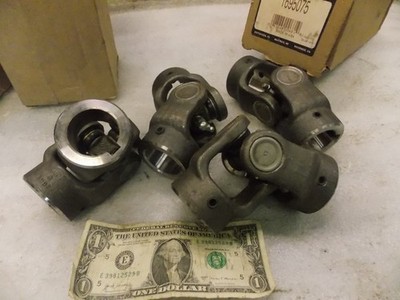 Neapco 1695075 Universal Swivel Joint 2 Yokes 1.063'' U-Joint 1.5'' Bore keyed