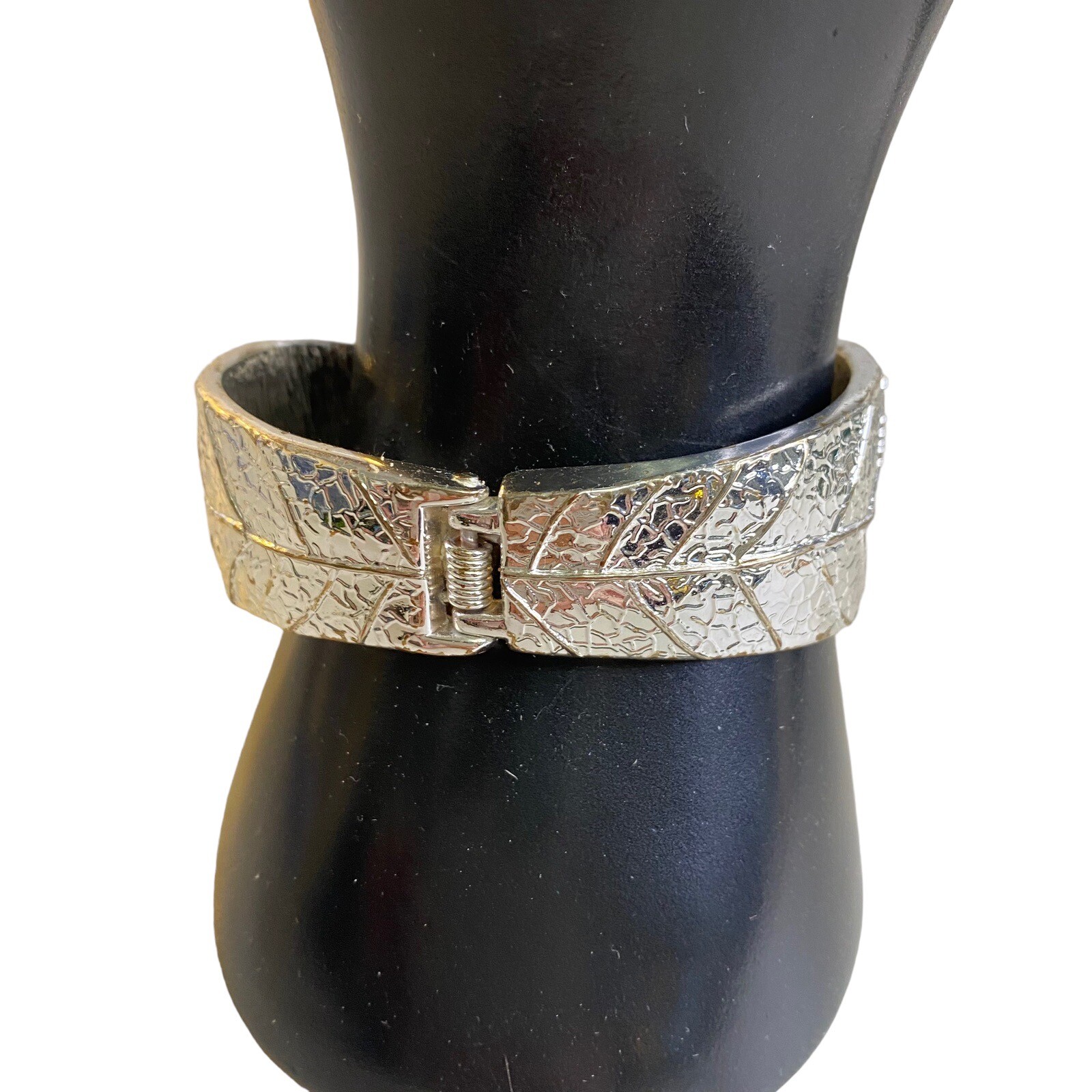 Silver Hinged Bangle  Leaf Pattern Bracelet - image 4