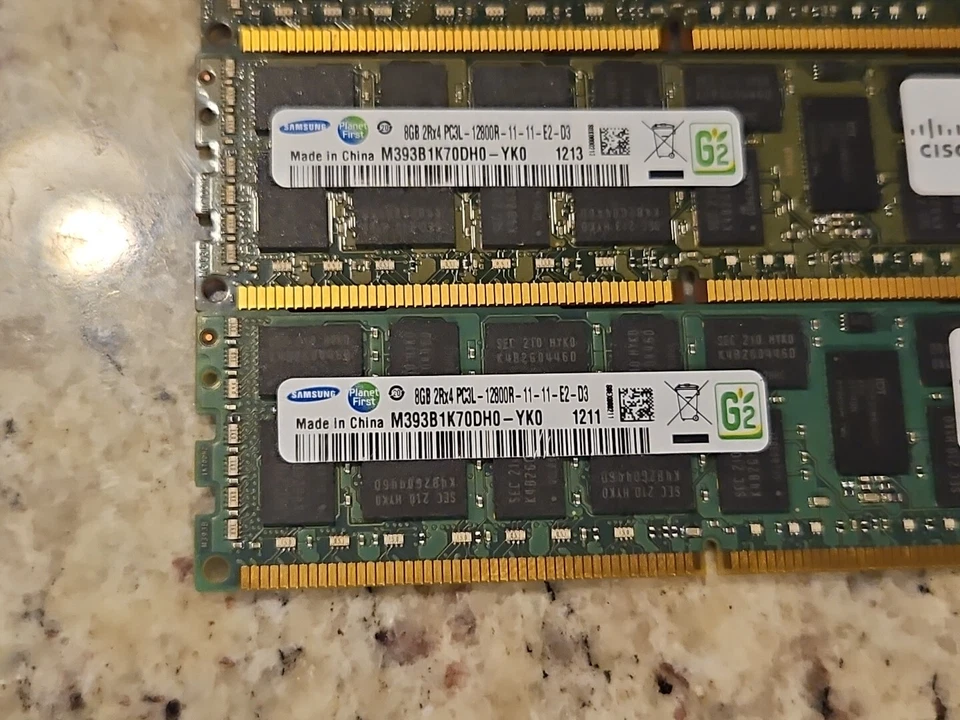 LOT 4 Samsung M393B1K70DH0 8GB PC3L-12800R 1600MHz DDR3 Server RAM 15-13637-01 - Image 2 of 4