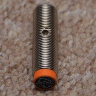 Näherungsschalter IFM IF5796 IFB3004-BPKG/V4A/US-100-DPS Induktiver Sensor