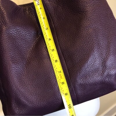 COACH Purple Leather Zipper & Magnetic Close Hobo Shoulder Bag w COACH Purple Leather Zipper & Magnetic Close Hobo Shoulder Bag w