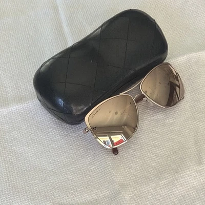 Rare ?????? Gold-Tone Frame Grey Mirror Sunglasses with CC Crystal #145 Chanel 4027 145 55 – Vintage Frames Company main image 4