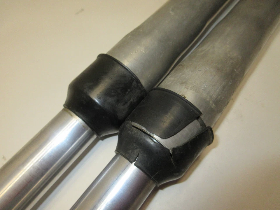 1972 OSSA FRONT WHEEL FORKS 35MM SINGLE TAB - Image 3 of 4