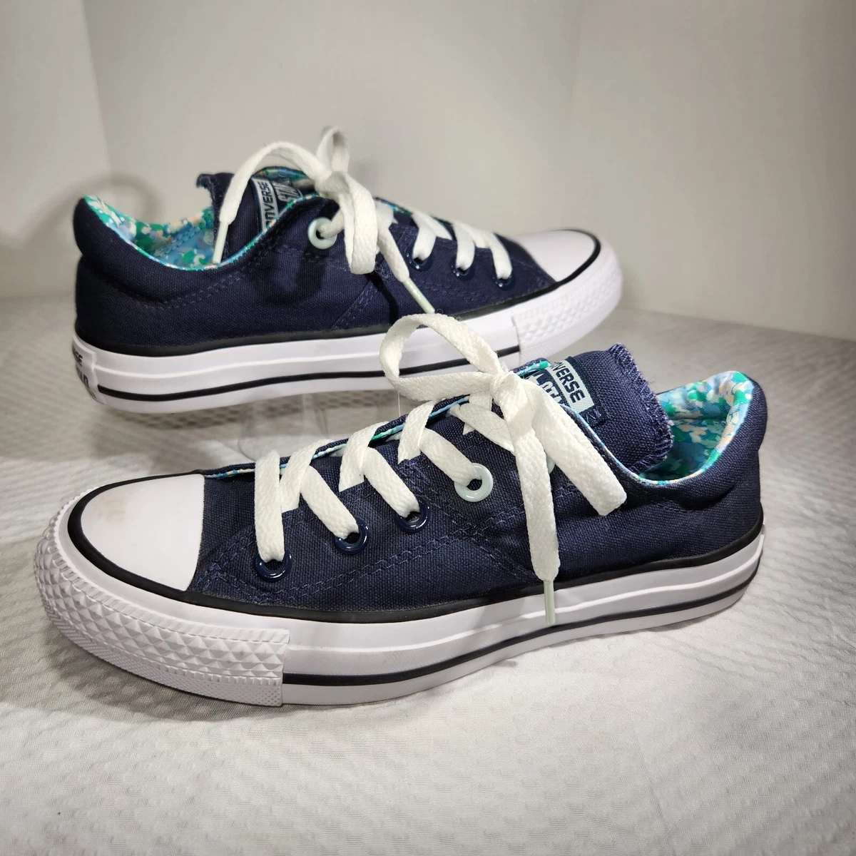 Ladies navy shop converse size 5