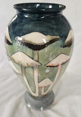 Wonderful Moorcroft large baluster vase, Mushroom & fairy ring design - Picture 5 of 16
