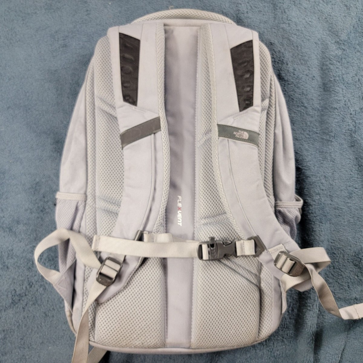 The North Face Connector Backpack Silver Gray Laptop Hiking  display picture 1