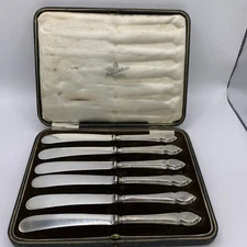 Mappin & Webb Set of  6 Hallmarked Silver Butter spreaders In Original Box C1924
