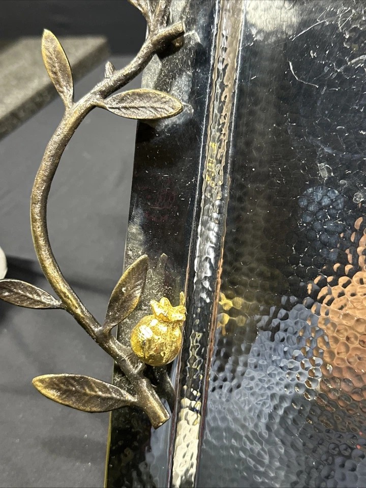 "BANDEJA PARA SERVIR GRANADA MICHAEL ARAM CON GRANADA CHAPADA EN ORO 24K 15 1/4""" Foto 3 de 4