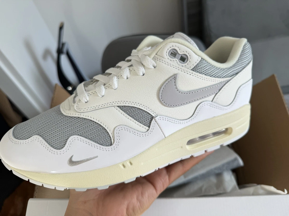 Preços baixos em Nike Air Max 1 Grey White | eBay