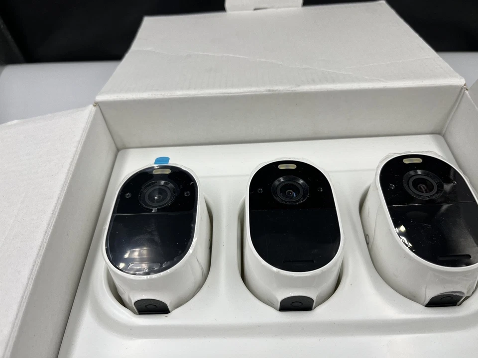 Arlo Essential Outdoor 3-Security Camera Kit - Used - Image 3 of 4