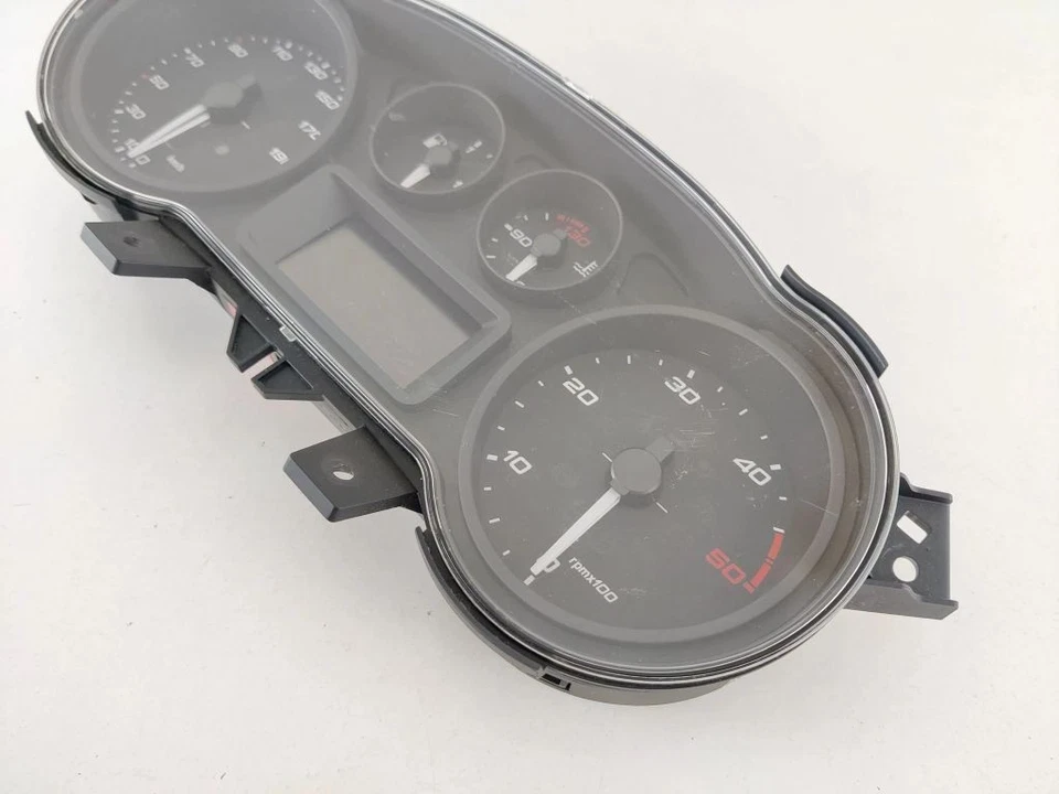 Iveco Daily 2017 Diesel Speedometer Cockpit 5802036578 RZV57033 - Image 3 of 4