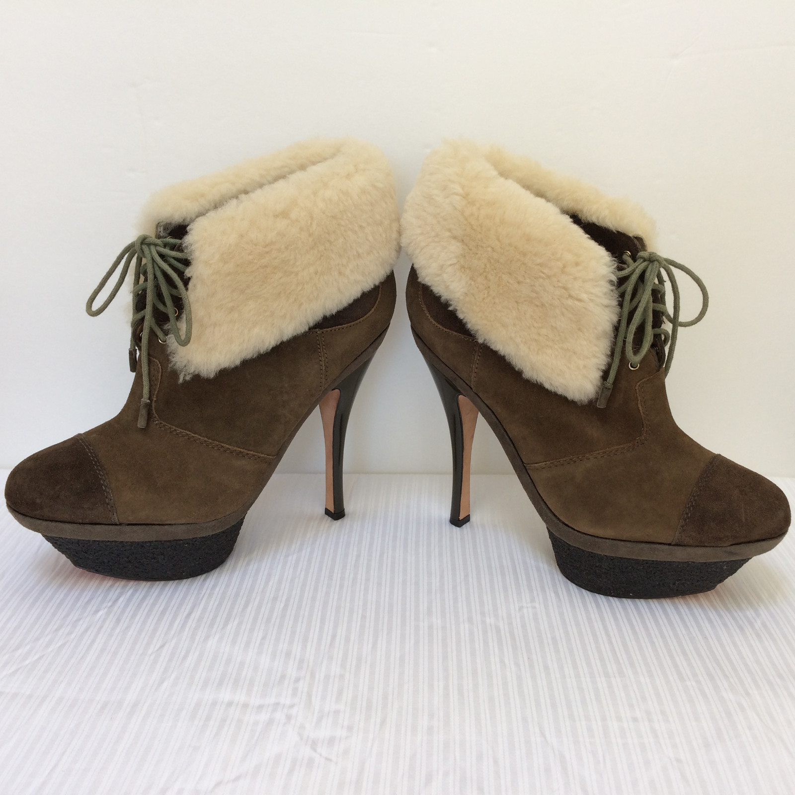 NWOB L.A.M.B. Pier Suede Lace-Up Platform Booties Fur Shearling Cuff - Größe 9.5M NWOB L.A.M.B. Pier Suede Lace-Up Platform Booties Fur Shearling Cuff - Größe 9.5M