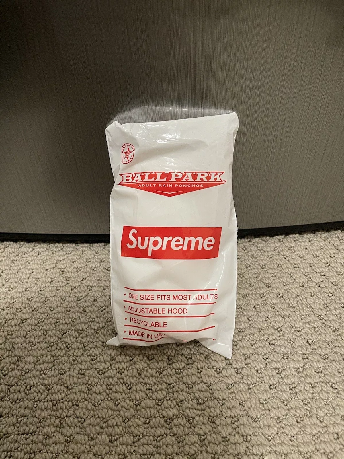 EN MAIN * SS20 Supreme Ball Park poncho de pluie adulte authentique capuche réglable