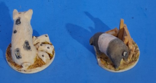 Two Small Pig Figurines Made & Handpainted in Scotland, 1986 - Picture 2 of 6