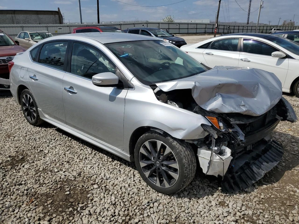 Espejo retrovisor interior delantero central usado se adapta a: Nissan Sentra 2017 centro delantero Foto 4 de 4