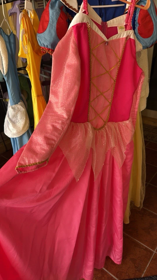 Vestido clássico Aurora Disney tamanho médio - Imagem 2 de 2