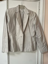 Jones New York cream blazer with a touch of silver. Size: 10